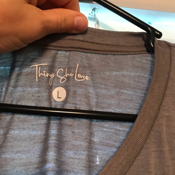 Can’t pinch this T-shirt large - Picture 3 of 3